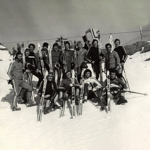 Campioni di sci con abbigliamento Anzi Besson